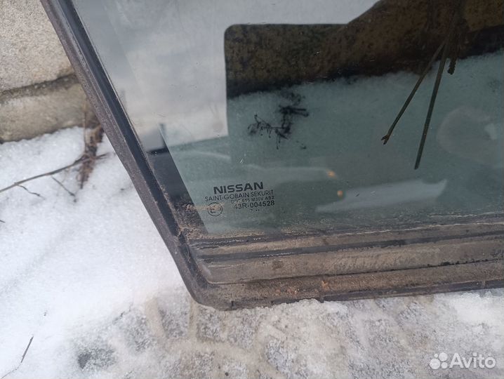 Стекло задней правой двери Nissan Tiida C11