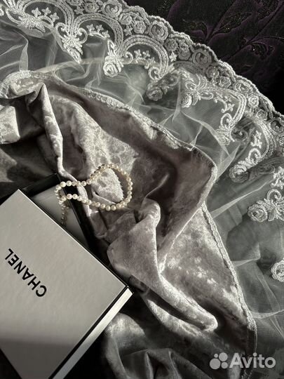 Скатерть бархатная Шанель с кружевом круглый стол