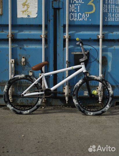 Трюковой велосипед BMX