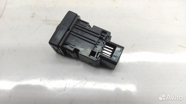 Кнопка обогрева сидений Toyota Camry V50 84751-330
