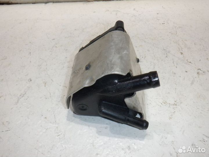 Бачок гидроподвески