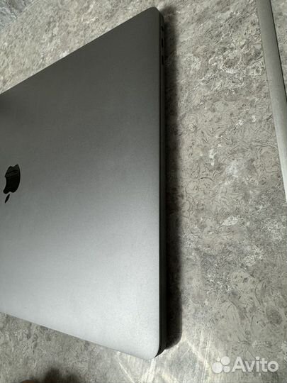 MacBook Pro 15 2019 32gb 512ssd Radeon Pro 560X