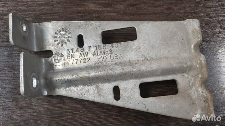 Кронштейн левый Bmw X6M E71 S63B44A 2009