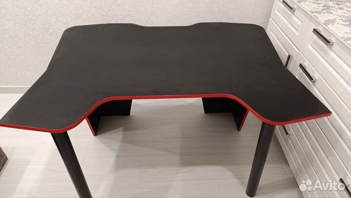 Геймерский компьютерный стол