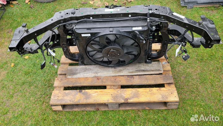 Jeep Grand Cherokee WK2 передняя панель кассета