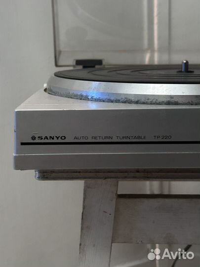 Виниловый проигрыватель Sanyo TP 220