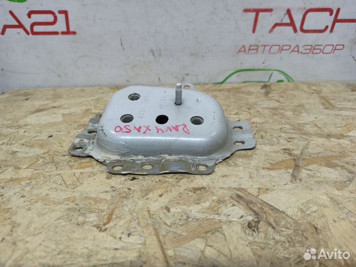 Крепление задней панели Toyota RAV4 XA50 (2018+)