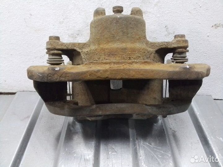 Суппорт передний правый Mitsubishi Lancer 9