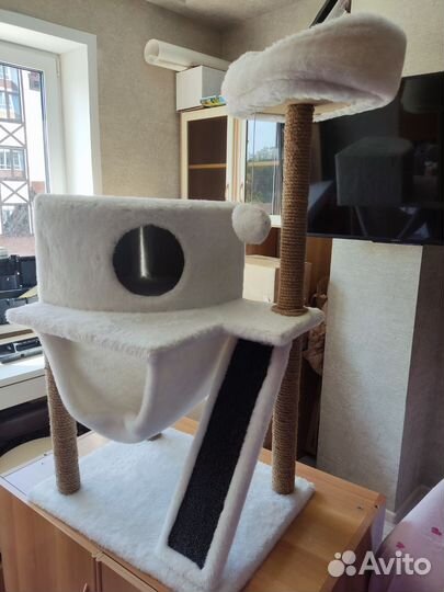 Домик для кошки с когтеточкой бу