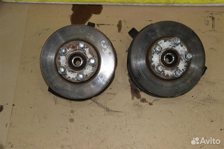 Диск тормозной передний Toyota noah azr60 2001-20