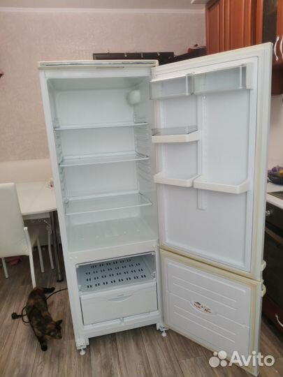 Холодильник атлант бу