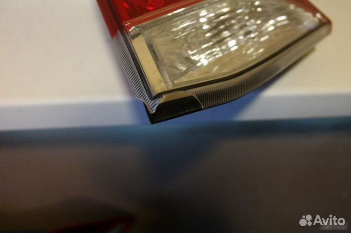 Фонарь внутренний правый Toyota Land Cruiser 200