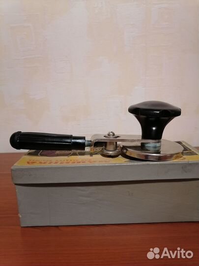 Машинка СССР для закатывание банок