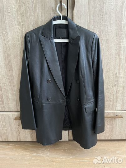 Кожаный пиджак massimo dutti