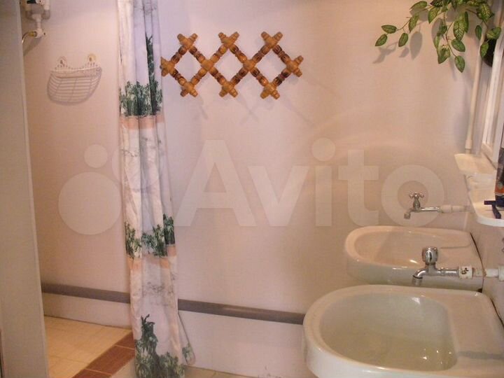 Комната 24 м² в 4-к., 2/2 эт.