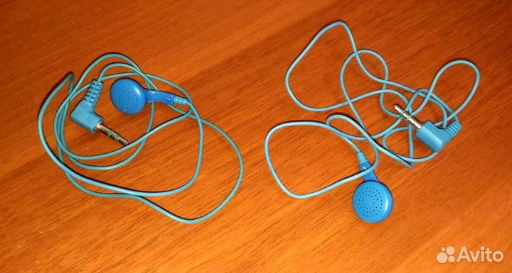 Наушник в одно ухо