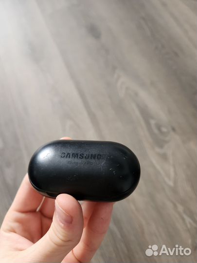 Беспроводные наушники samsung galaxy buds