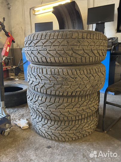 Tigar SUV Ice 215/65 R17 103T