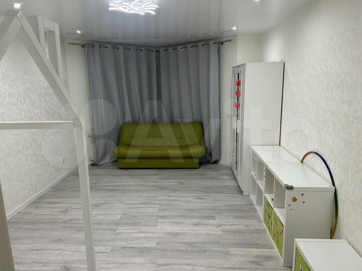 2-к. квартира, 76 м², 9/10 эт.