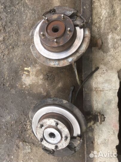 Поворотные кулаки в сборе на ниву