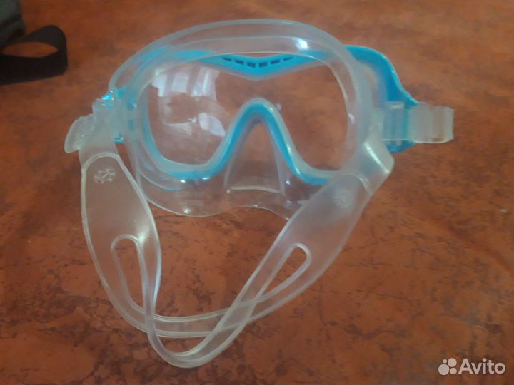 Маска д/плавания intex-новая,в бассейне и на море