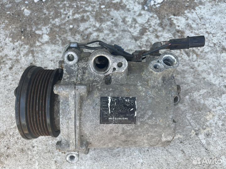 Компрессор кондиционера Mitsubishi Outlander 2005