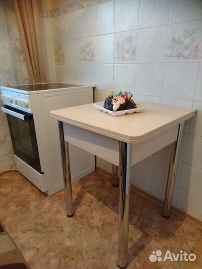 Кухонный стол