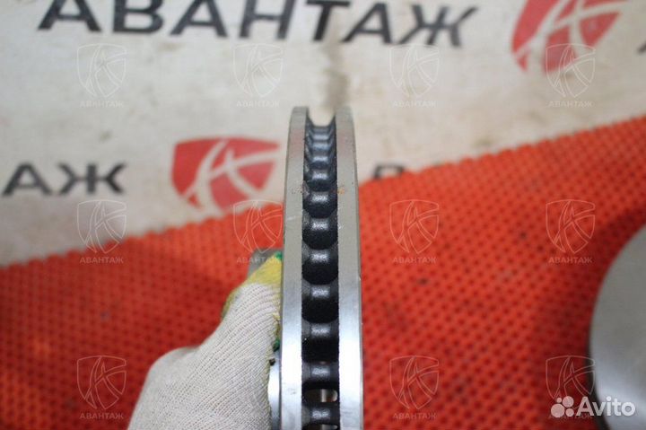 Тормозные диски переднее Toyota Camry V40