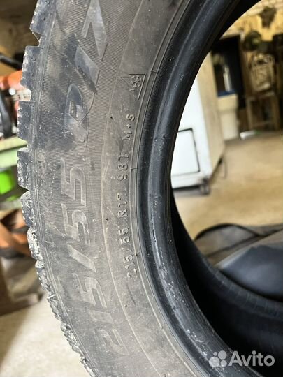 Pirelli Ice Zero 215/55 R17