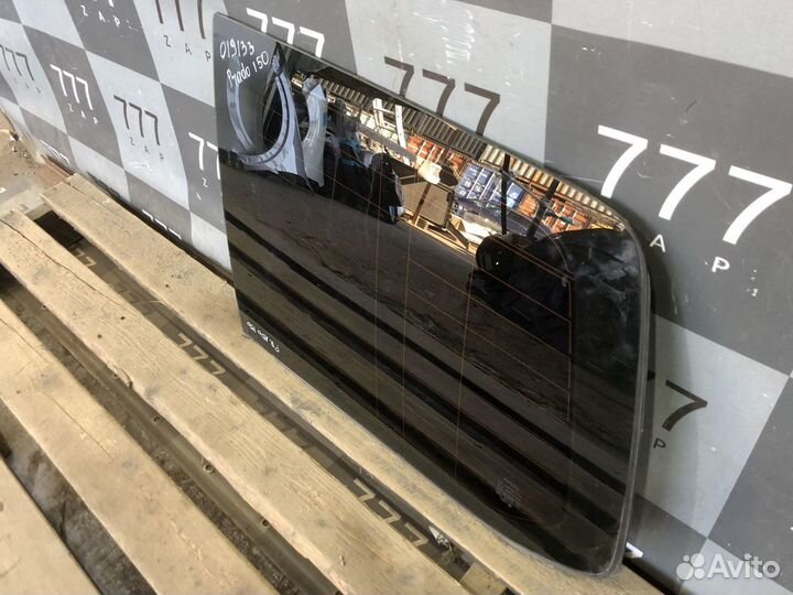 Стекло багажника левое Toyota Land Cruiser 200 Б/У