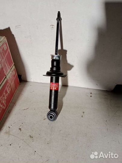 Амортизатор задний nissan primera газ 96-01
