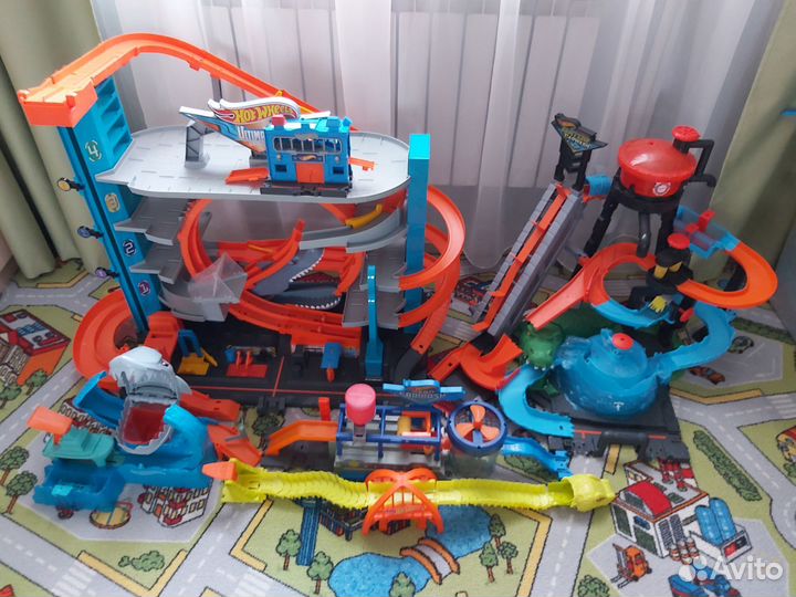 Hot wheels треки, автомойки, игрушки