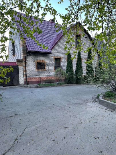 Коттедж 205 м² на участке 9 сот.