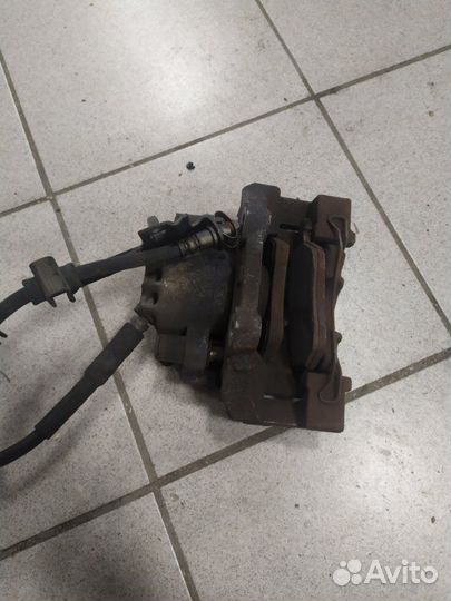 Суппорт передний левый Peugeot 3008 EP6DT 2012