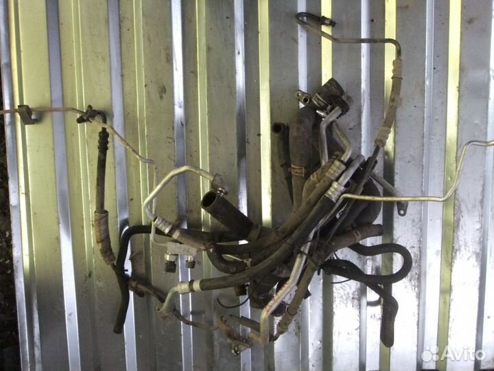 Патрубки двигателя кондиционера гур Тойота Аурис 1