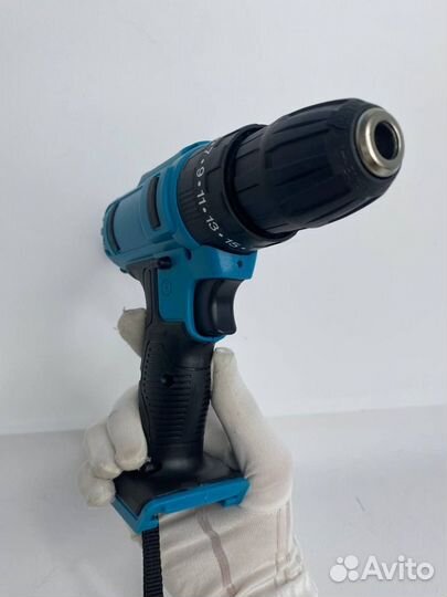 Шуруповерт makita 26vс набором инструментов