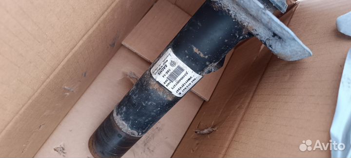 Амортизаторы VW Passat B7 бу