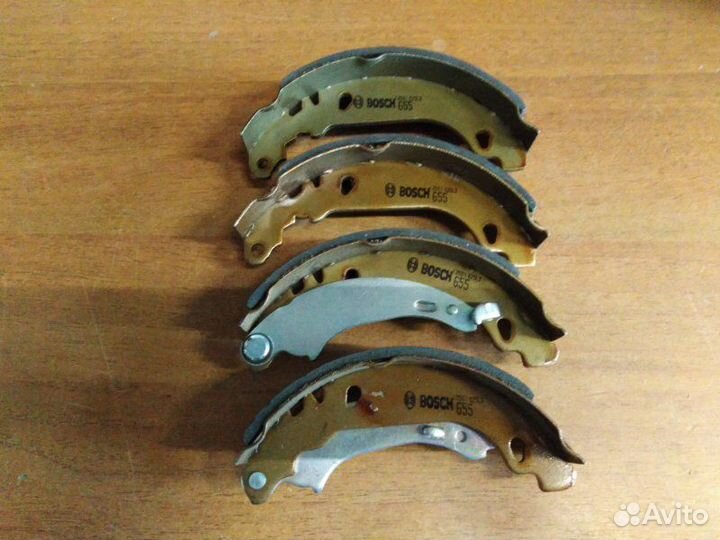 Колодки барабанные задние Renault Logan 2005