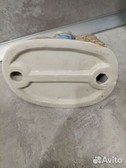 Фарфоровая статуэтка