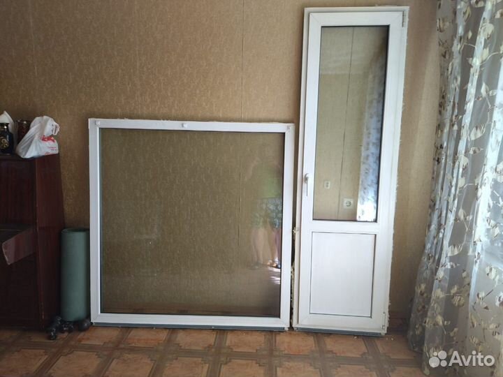 Окно и дверь на балкон