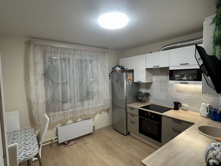 2-к. квартира, 52 м², 2/10 эт.