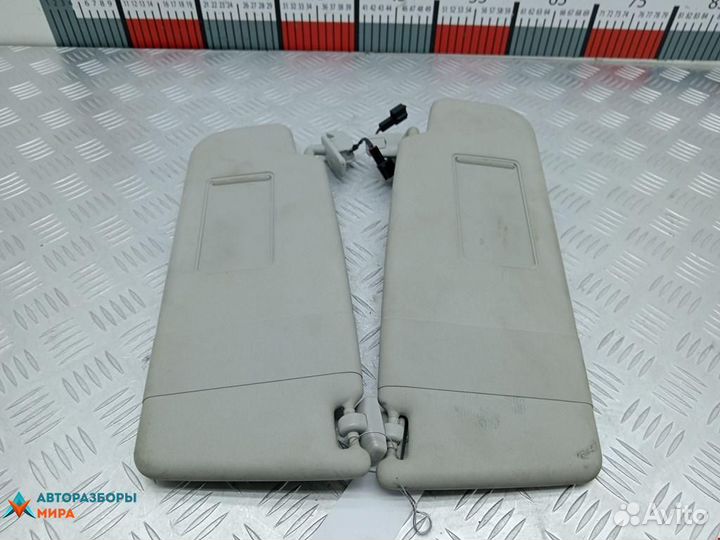 Козырек солнцезащитный Skoda Superb 2 2010