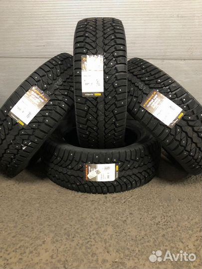 Pirelli Formula Ice 215/50 R17 95