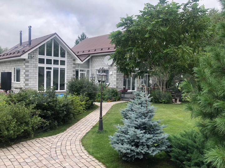 Коттедж 284 м² на участке 13,8 сот.