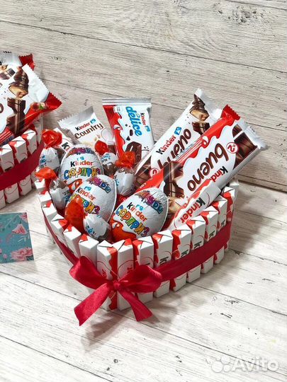 Сладкий подарок из киндеров, сладкий букет