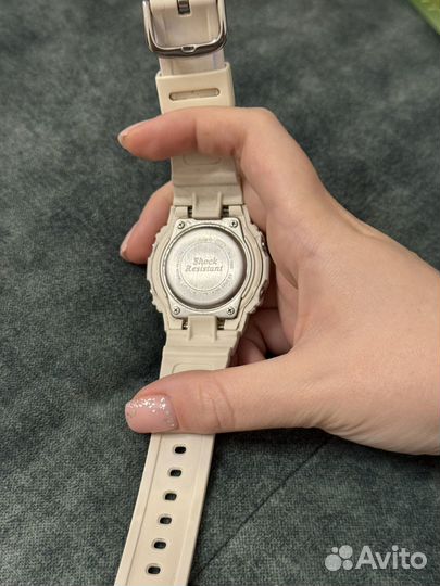 Наручные часы casio baby-G белые