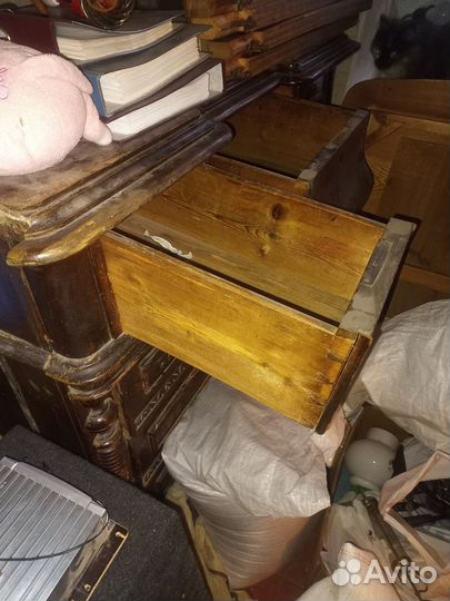 Комод древний