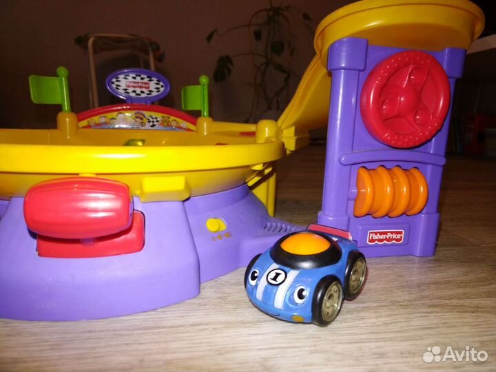 Fisher price гоночная трасса