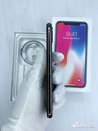 iPhone X, 64 ГБ