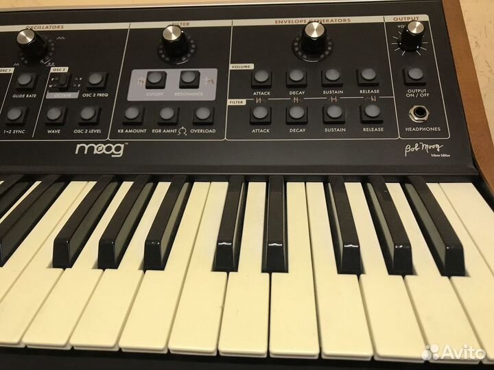 Синтезатор moog little phatty